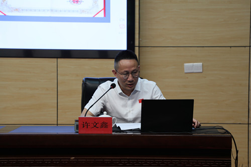 许文鑫院长做专题报告2_副本.jpg
